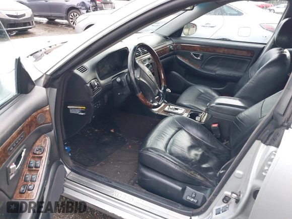 2003 Hyundai XG with VIN KMHFU45EX3A239639, listed as a IAAI auction lot 41473400 with 273,972 mi miles and . Bid and sale history available at DreamBid. Image 5.