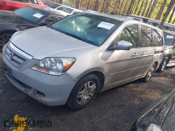 2005 Honda Odyssey EX-L with VIN 5FNRL38635B415153, listed as a IAAI auction lot 41912526 with 211,445 mi miles. Bid and sale history available at carsss.com. Image 2.