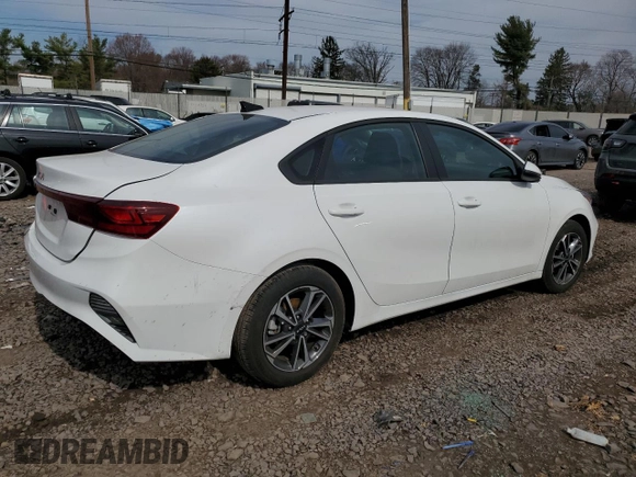 2024 Kia Forte LXS with VIN 3KPF24ADXRE832771, listed as a Copart auction lot 49672725 with 2,808 mi miles and Salvage Title. Bid and sale history available at DreamBid. Image 3.