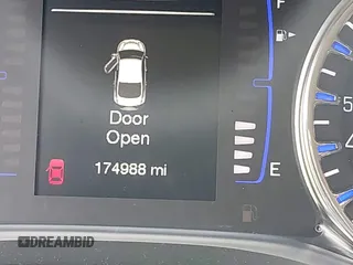 2016 Chrysler 200 Limited with VIN 1C3CCCAB5GN157031, listed as a IAAI auction lot 42121143 with 174,988 mi miles. Bid and sale history available at carsss.com. Image 15.