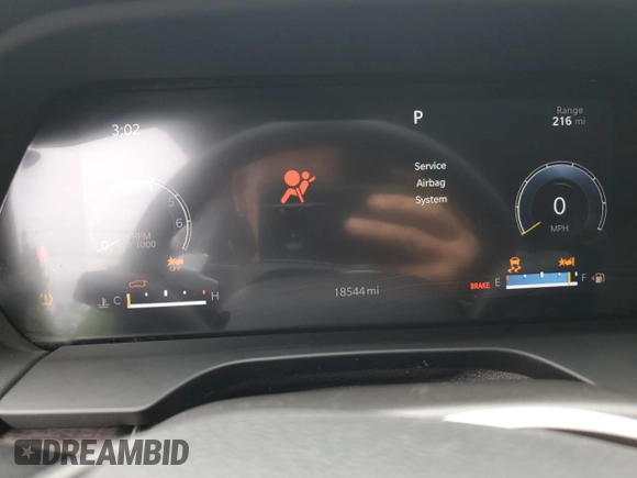 2024 Jeep Grand Cherokee Limited with VIN 1C4RJKBG6R8917453, listed as a Copart auction lot 61802885 with 18,544 mi miles and Salvage title. Bid and sale history available at DreamBid. Image 9.