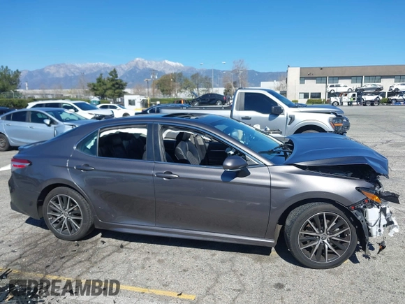 2021 Toyota Camry SE Nightshade with VIN 4T1T11AK4MU568827, listed as a IAAI auction lot 41640231 with 59,905 mi miles and . Bid and sale history available at DreamBid. Image 14.