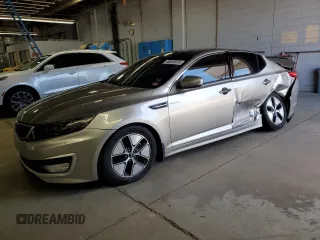2013 Kia Optima EX z VIN KNAGM4AD3D5057004, wystawiony jako Copart lot #56042015 z przebiegiem 129 626 mil mil oraz Szkoda całkowita • Salvage title. Historia ofert i sprzedaży dostępna na DreamBid. Obrazek 1.