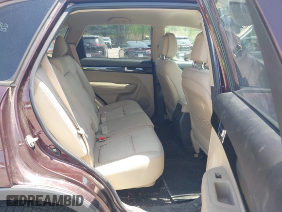 2011 Kia Sorento LX with VIN 5XYKTCA19BG008104, listed as a IAAI auction lot 42250877 with 121,288 mi miles and . Bid and sale history available at DreamBid. Image 8.