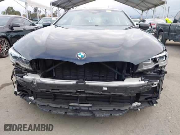 2024 BMW 8 Series M850i z VIN WBAGV8C02RCR25432, wystawiony jako IAAI lot #42068364 z przebiegiem 13 765 mil mil oraz . Historia ofert i sprzedaży dostępna na DreamBid. Obrazek 6.