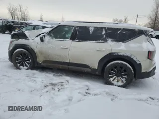 2024 Kia EV9 GT-Line z VIN KNDAEFS59R6040556, wystawiony jako Copart lot #43014075 z przebiegiem Nie podano mil oraz Nie do naprawy • Non repairable. Historia ofert i sprzedaży dostępna na DreamBid. Obrazek 2.