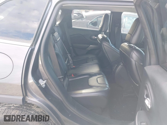 2019 Jeep Cherokee Latitude Plus z VIN 1C4PJLLB2KD143876, wystawiony jako IAAI lot #41660356 z przebiegiem 55 065 mil mil oraz . Historia ofert i sprzedaży dostępna na DreamBid. Obrazek 8.