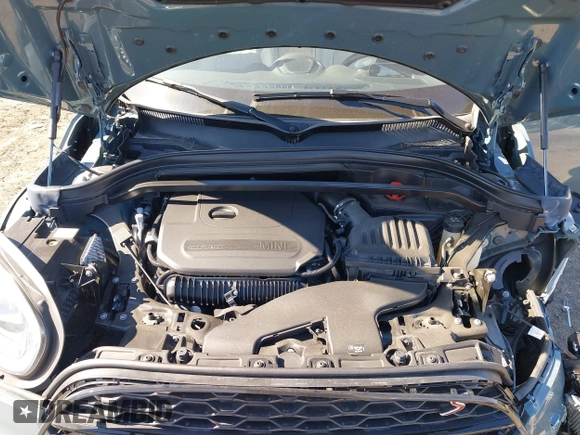 2024 MINI Countryman Cooper S with VIN WMZ83BR07R3R60405, listed as a IAAI auction lot 41882928 with 17,595 mi miles and . Bid and sale history available at DreamBid. Image 10.