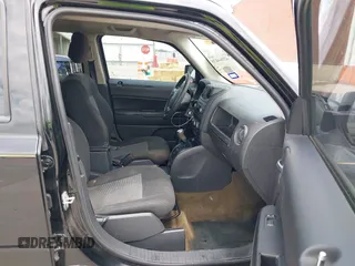 2016 Jeep Patriot Sport with VIN 1C4NJPBAXGD813933, listed as a IAAI auction lot 42064438 with 118,969 mi miles and . Bid and sale history available at DreamBid. Image 5.