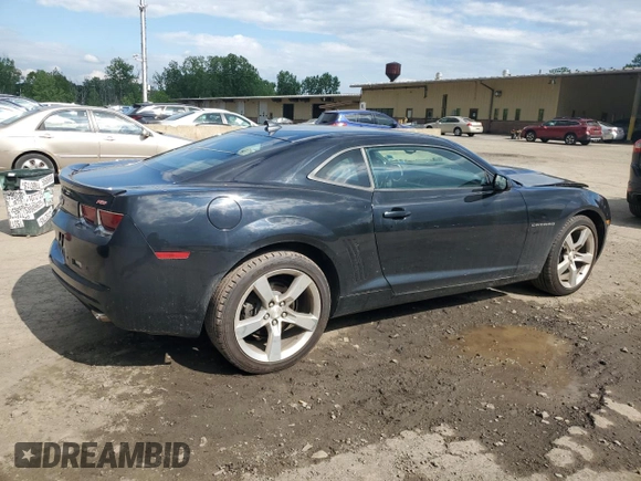2010 Chevrolet Camaro 2LT z VIN 2G1FC1EV7A9227925, wystawiony jako Copart lot #58292885 z przebiegiem 86 884 mil mil oraz Szkoda całkowita • Salvage title. Historia ofert i sprzedaży dostępna na DreamBid. Obrazek 3.