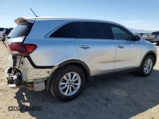 2019 Kia Sorento LX with VIN 5XYPG4A30KG449573, listed as a Copart auction lot 48231315 with 83,287 mi miles and Salvage Title. Bid and sale history available at carsss.com. Image 3.