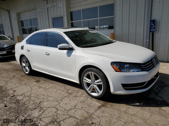 2014 Volkswagen Passat SE w/Sunroof with VIN 1VWBS7A32EC111673, listed as a Copart auction lot 54444255 with 146,068 mi miles and Clean Title. Bid and sale history available at carsss.com. Image 4.