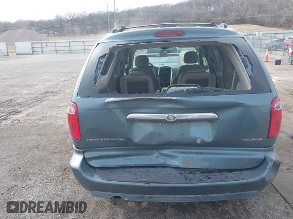 2005 Chrysler Town & Country Touring with VIN 2C4GP54LX5R202644, listed as a IAAI auction lot 41864996 with 161,645 mi miles. Bid and sale history available at carsss.com. Image 6.