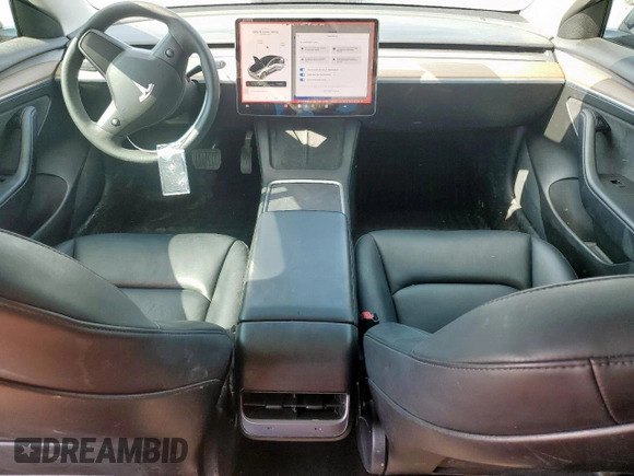 2021 Tesla Model 3 Standard Range Plus z VIN 5YJ3E1EA6MF082796, wystawiony jako Copart lot #53110955 z przebiegiem 92 009 mil mil oraz Szkoda całkowita • Salvage title. Historia ofert i sprzedaży dostępna na DreamBid. Obrazek 8.