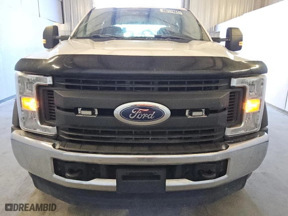 2018 Ford Super Duty F-450 DRW XL with VIN 1FD0W4HT7JEC68824, listed as a Copart auction lot 77602744 with 165,935 mi miles and Clean Title. Bid and sale history available at carsss.com. Image 5.