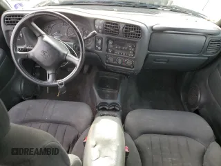 2003 Chevrolet Blazer LS z VIN 1GNDT13X53K143582, wystawiony jako Copart lot #43218675 z przebiegiem 182 827 mil mil oraz Szkoda całkowita • Salvage title. Historia ofert i sprzedaży dostępna na DreamBid. Obrazek 8.
