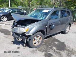 2007 Mitsubishi Outlander LS z VIN JA4MT31XX7U004009, wystawiony jako IAAI lot #42006069 z przebiegiem 222 768 mil mil oraz . Historia ofert i sprzedaży dostępna na DreamBid. Obrazek 17.