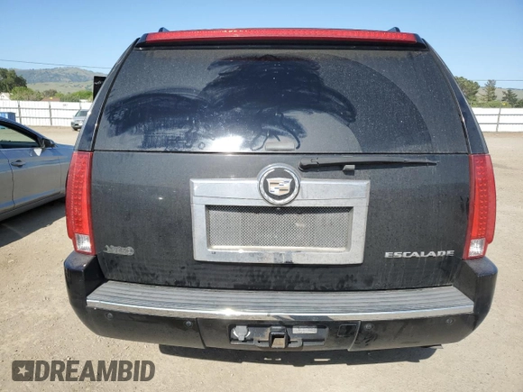 2008 Cadillac Escalade z VIN 1GYFK63808R180204, wystawiony jako Copart lot #55704295 z przebiegiem 156 101 mil mil oraz Szkoda całkowita • Salvage title. Historia ofert i sprzedaży dostępna na DreamBid. Obrazek 6.