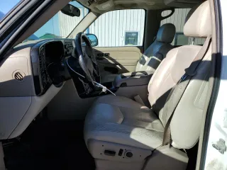 2005 Chevrolet Suburban Z71 with VIN 3GNFK16Z35G217438, listed as a Copart auction lot 43294115 with 100,353 mi miles and Salvage Title. Bid and sale history available at carsss.com. Image 7.