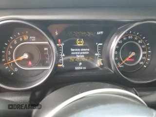 2022 Jeep Gladiator Overland with VIN 1C6HJTFG2NL103018, listed as a Copart auction lot 46127615 with 32,254 mi miles and Clean title. Bid and sale history available at DreamBid. Image 9.