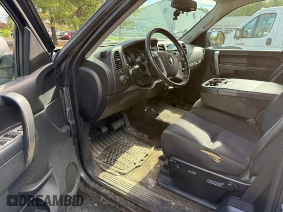 2011 Chevrolet Silverado 1500 LT with VIN 1GCRKSE36BZ260532, listed as a Copart auction lot 56358145 with 164,458 mi miles and Clean Title. Bid and sale history available at DreamBid. Image 5.