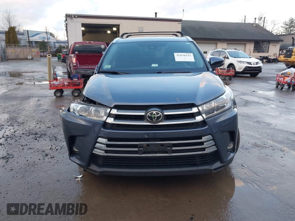 2019 Toyota Highlander Limited with VIN 5TDDZRFH0KS732251, listed as a IAAI auction lot 41020511 with 72,677 mi miles and . Bid and sale history available at DreamBid. Image 12.