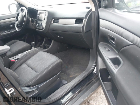 2016 Mitsubishi Outlander SE with VIN JA4AZ3A39GZ011728, listed as a IAAI auction lot 42254813 with 158,875 mi miles and . Bid and sale history available at DreamBid. Image 5.