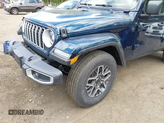 2025 Jeep Wrangler Sahara with VIN 1C4PJXEN0SW526234, listed as a IAAI auction lot 42193898 with Not Provided miles and . Bid and sale history available at carsss.com. Image 6.
