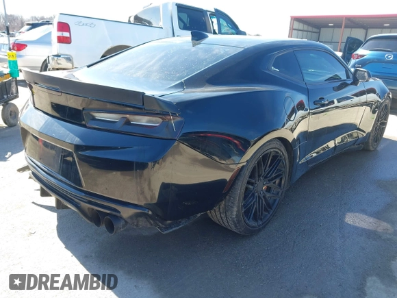 2017 Chevrolet Camaro 1SS z VIN 1G1FF1R7XH0199125, wystawiony jako IAAI lot #41644591 z przebiegiem 110 634 mil mil oraz . Historia ofert i sprzedaży dostępna na DreamBid. Obrazek 4.