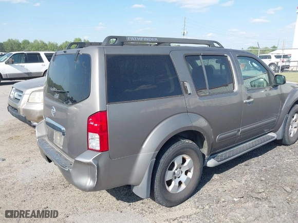 2006 Nissan Pathfinder SE with VIN 5N1AR18U66C661526, listed as a IAAI auction lot 42080428 with 205,044 mi miles. Bid and sale history available at carsss.com. Image 4.