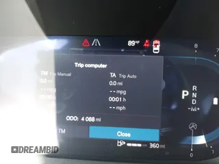 2025 Volvo XC60 Plus с VIN YV4M12RCXS1175731, выставлен на аукционе IAAI как лот 42421989 с пробегом 4 088 миль миль и . История ставок и продаж доступна на DreamBid. Изображение 7.