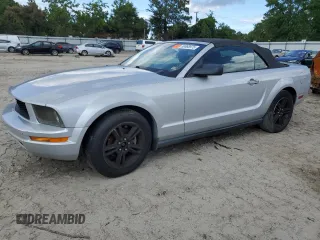 2005 Ford Mustang Deluxe z VIN 1ZVFT84N255187609, wystawiony jako Copart lot #59868975 z przebiegiem Nie podano mil oraz Czysty tytuł • Clean title. Historia ofert i sprzedaży dostępna na DreamBid. Obrazek 1.