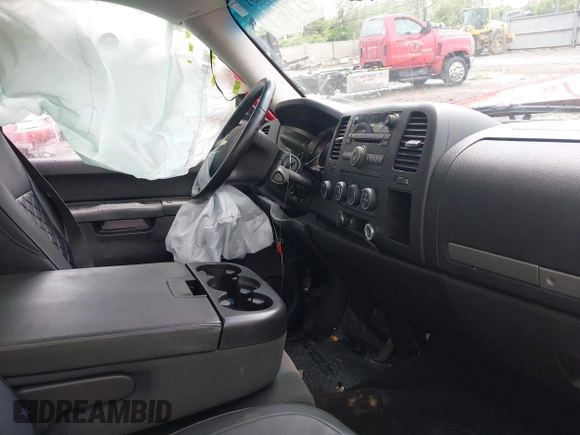 2013 Chevrolet Silverado 1500 LT with VIN 1GCNKSE07DZ108797, listed as a IAAI auction lot 42137251 with Not Provided miles and . Bid and sale history available at DreamBid. Image 5.
