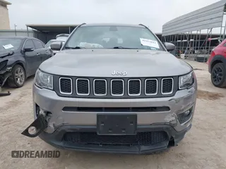 2019 Jeep Compass Altitude z VIN 3C4NJCBB3KT726640, wystawiony jako IAAI lot #41952843 z przebiegiem 51 844 mil mil oraz . Historia ofert i sprzedaży dostępna na DreamBid. Obrazek 13.