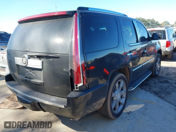2008 Cadillac Escalade with VIN 1GYEC63828R134754, listed as a IAAI auction lot 41637495 with 228,755 mi miles. Bid and sale history available at carsss.com. Image 4.