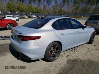 2020 Alfa Romeo Giulia Ti with VIN ZARFANBN2L7632738, listed as a Copart auction lot 43879113 with 27,117 mi miles. Bid and sale history available at carsss.com. Image 3.