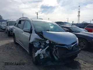 2019 Toyota Sienna XLE Auto Access Seat with VIN 5TDYZ3DC5KS011283, listed as a IAAI auction lot 41569183 with 140,456 mi miles. Bid and sale history available at carsss.com. Image 1.