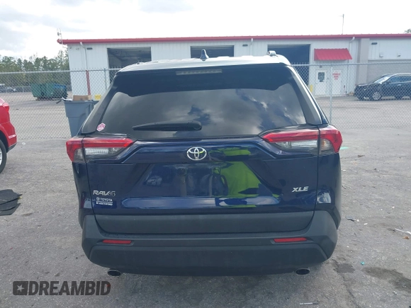 2022 Toyota RAV4 XLE Premium with VIN 2T3C1RFV0NW189365, listed as a IAAI auction lot 41691045 with 42,171 mi miles. Bid and sale history available at carsss.com. Image 16.