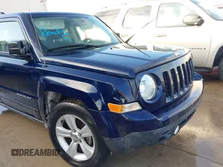 2016 Jeep Patriot Latitude z VIN 1C4NJPFA8GD615264, wystawiony jako IAAI lot #42422580 z przebiegiem 80 867 mil mil oraz . Historia ofert i sprzedaży dostępna na DreamBid. Obrazek 6.