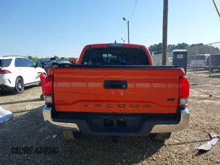 2018 Toyota Tacoma SR5 with VIN 5TFAZ5CN2JX069067, listed as a IAAI auction lot 41975459 with 92,434 mi miles and . Bid and sale history available at DreamBid. Image 16.