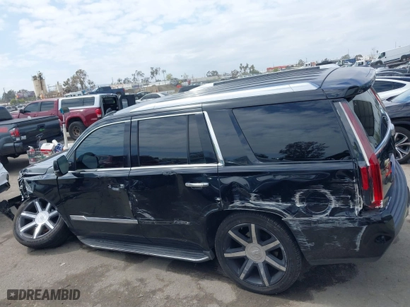 2015 Cadillac Escalade Luxury with VIN 1GYS3MKJ6FR747131, listed as a IAAI auction lot 41820427 with 49,956 mi miles. Bid and sale history available at carsss.com. Image 14.