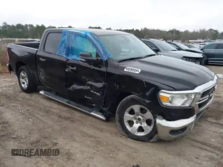 2019 Ram 1500 Big Horn z VIN 1C6SRFFT7KN589502, wystawiony jako IAAI lot #41764563 z przebiegiem 51 037 mil mil oraz . Historia ofert i sprzedaży dostępna na DreamBid. Obrazek 1.