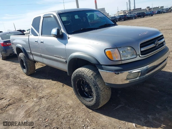 2002 Toyota Tundra SR5 with VIN 5TBBT44192S275420, listed as a IAAI auction lot 41824023 with 153,054 mi miles. Bid and sale history available at carsss.com. Image 1.