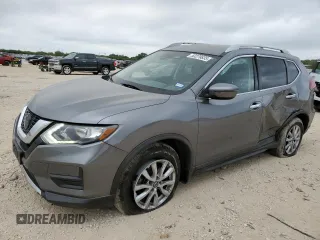 2020 Nissan Rogue SV z VIN KNMAT2MTXLP523694, wystawiony jako Copart lot #53279835 z przebiegiem 49 825 mil mil oraz Szkoda całkowita • Salvage title. Historia ofert i sprzedaży dostępna na DreamBid. Obrazek 1.
