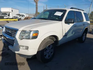 2008 Ford Explorer XLT z VIN 1FMEU63E68UB36363, wystawiony jako IAAI lot #41655419 z przebiegiem 139 448 mil mil oraz . Historia ofert i sprzedaży dostępna na DreamBid. Obrazek 2.