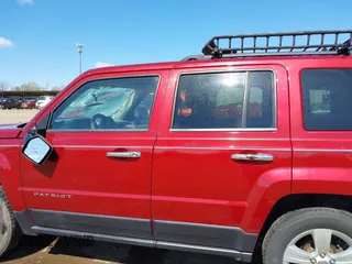 2014 Jeep Patriot Sport z VIN 1C4NJRBB3ED678375, wystawiony jako IAAI lot #42049031 z przebiegiem 135 652 mil mil oraz . Historia ofert i sprzedaży dostępna na DreamBid. Obrazek 14.