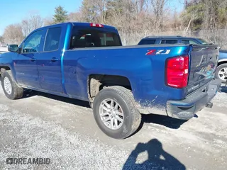 2018 Chevrolet Silverado 1500 LT with VIN 1GCVKRECXJZ240967, listed as a IAAI auction lot 41652784 with 92,395 mi miles. Bid and sale history available at carsss.com. Image 3.