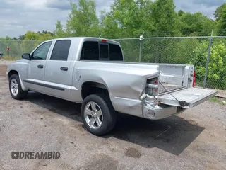 2007 Dodge Dakota SLT z VIN 1D7HE48K27S127788, wystawiony jako IAAI lot #42311626 z przebiegiem 357 130 mil mil oraz . Historia ofert i sprzedaży dostępna na DreamBid. Obrazek 3.