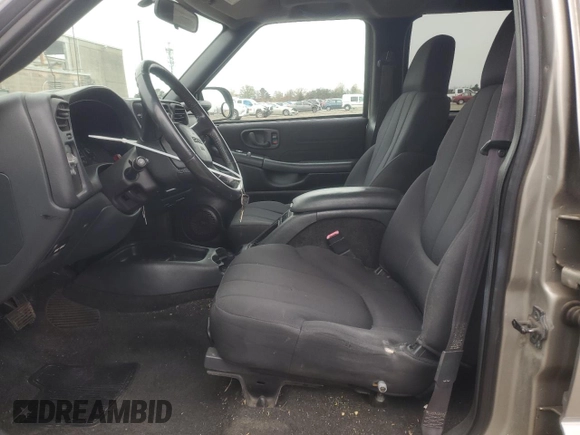 2004 GMC Sonoma SLS with VIN 1GTDT13X94K128934, listed as a Copart auction lot 82007464 with 120,884 mi miles and Salvage Title. Bid and sale history available at carsss.com. Image 6.