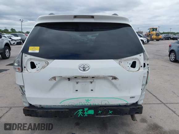 2011 Toyota Sienna SE with VIN 5TDXK3DC1BS069696, listed as a IAAI auction lot 41976857 with 160,994 mi miles. Bid and sale history available at carsss.com. Image 17.